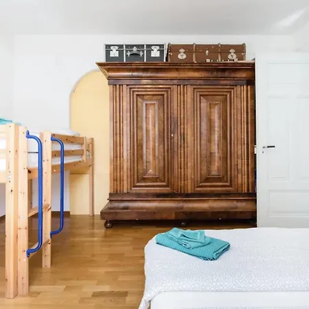 Zwei Im Jugendstilhaus Mit Garten Homestay Bern