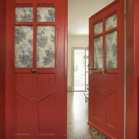 Zwei Im Jugendstilhaus Mit Garten *