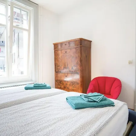 Zwei Im Jugendstilhaus Mit Garten * Berna